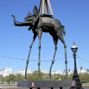 dali elephant bronze sculpture