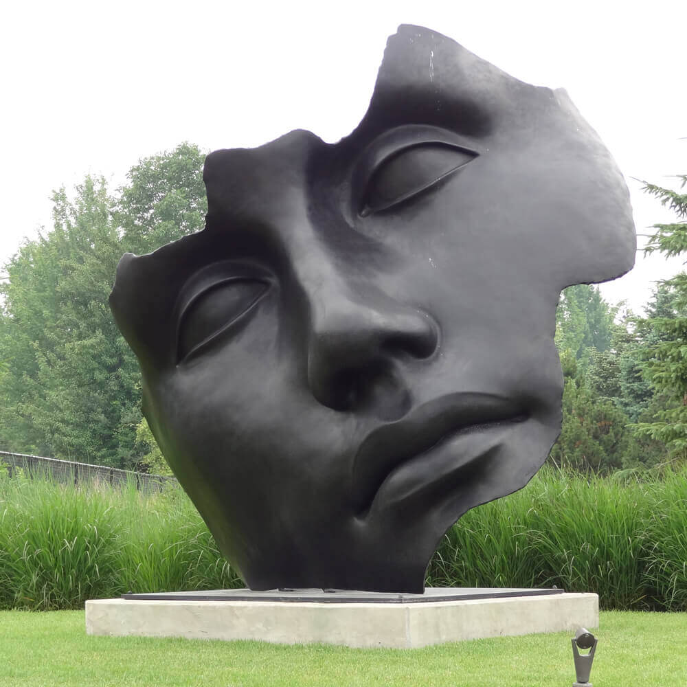 igor mitoraj sculpture