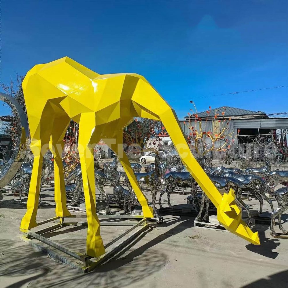 Factory Price Fiberglass Giraffe Sculpture For Sale