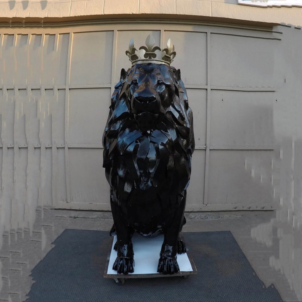 Hot Sale Fiberglass Black Lion Statue Outdoor