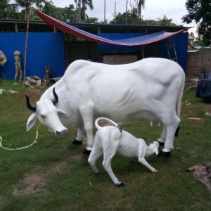 Fiberglass Cow Feeding Calf Statue For Sale