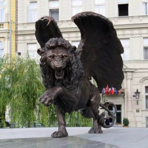 Outdoor Bronze Flying Winged Lion Statue For Sale