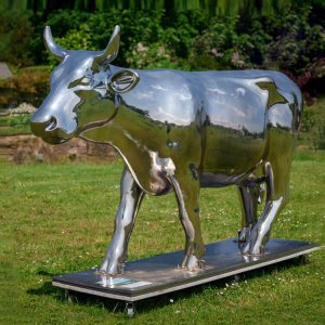 Mirror Polished Stainless Steel Large Metal Cow Sculpture For Sale