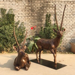 Bronze Metal Sheep Garden Ornament Sculpture For Sale
