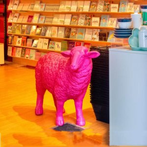 Fiberglass Pink Sheep Statue For Garden