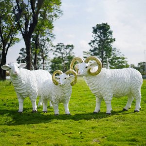 Resin Sheep And Lamb Garden Ornaments Sculpture