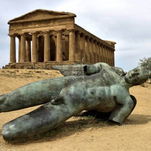 Bronze Polish Artist Igor Mitoraj Fallen Angel Statue For Sale