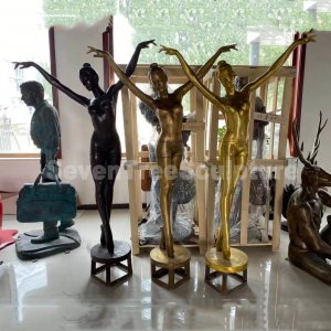 Famous Bronze ballerina water fountain sculpture For Sale
