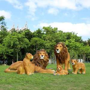 Factory Wholesale Fiberglass Lawn Lion Statues