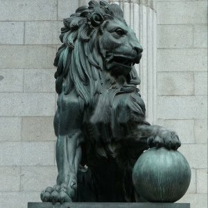 Hand Carved Bronze Lion Statue For Gates