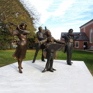 Life Size Bronze Musician Statue For Sale