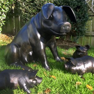 Life Size Bronze Pig Statue For Garden