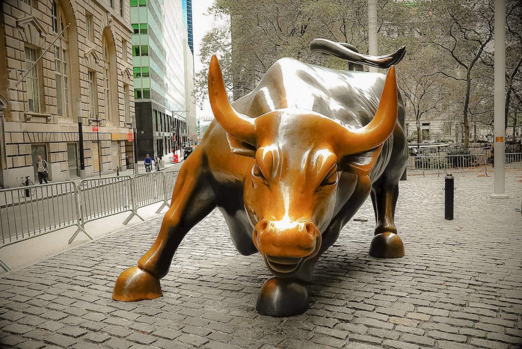 charging bull statue