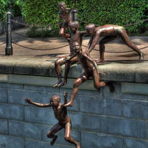 Bronze Statues Of Kids Jumping In To Singapore River For Sale