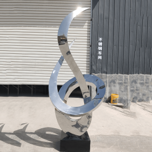 Polished  Mirror Stainless Steel Garden Sculpture For Sale