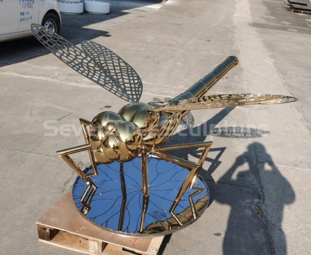 Large Dragonfly Garden Sculpture - Image 4