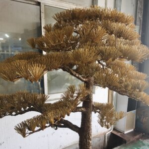 custom tree sculpture detail
