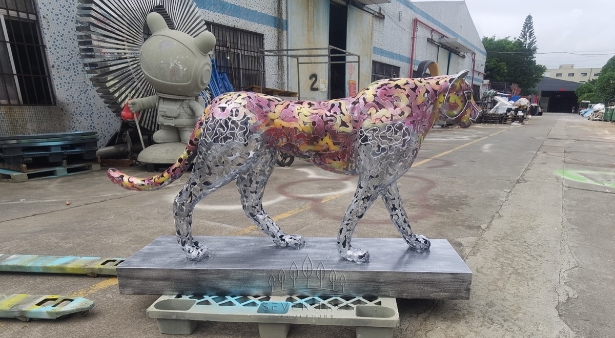 contemporary leopard sculpture
