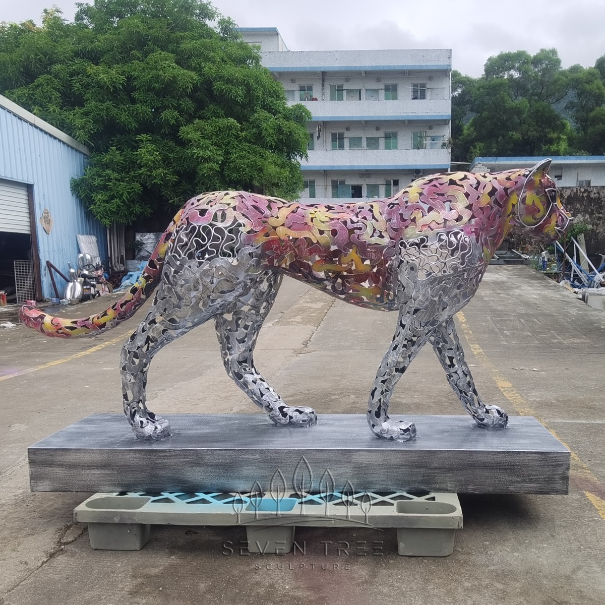 modern leopard statue