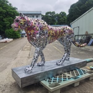 stainless steel leopard sculpture