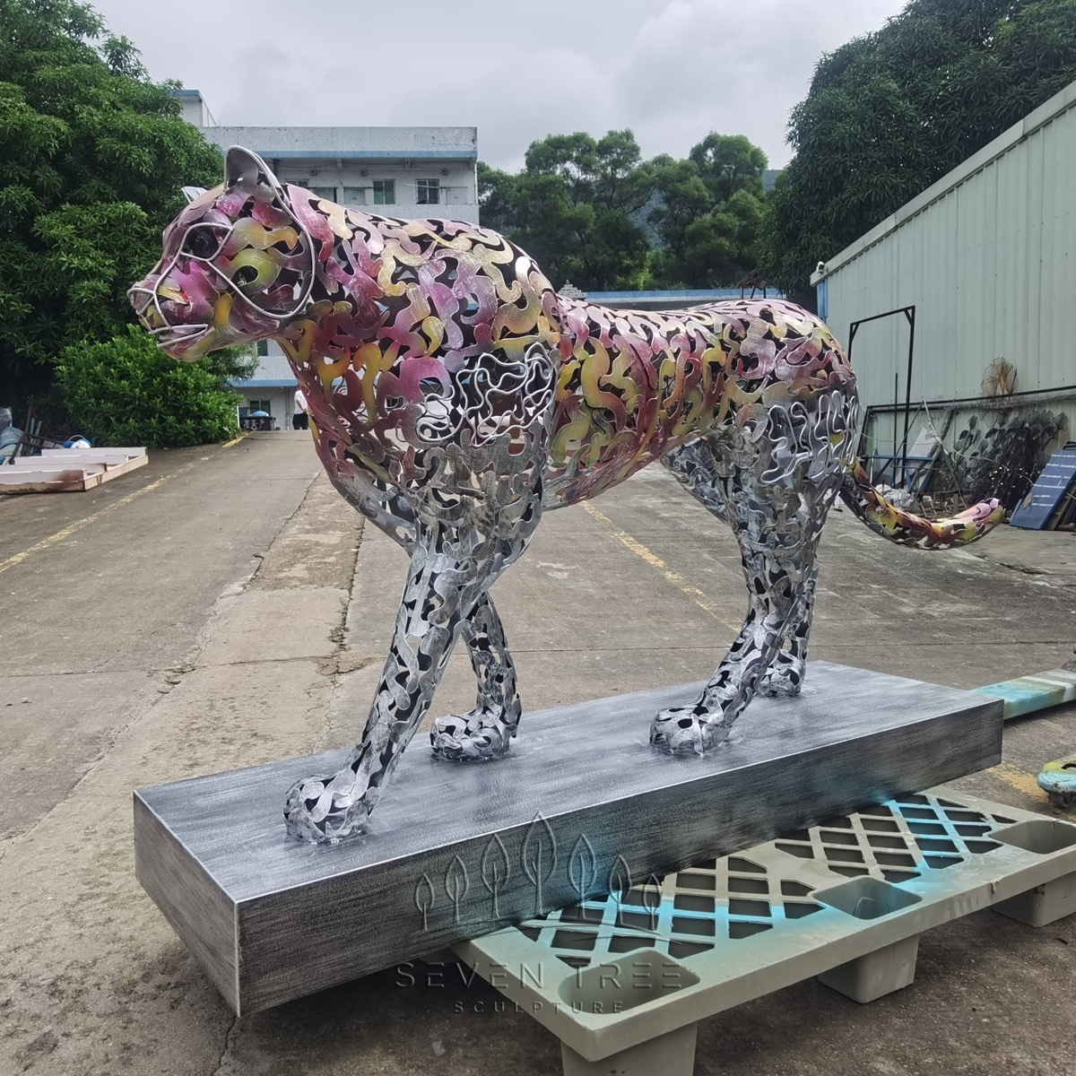 stainless steel leopard sculpture